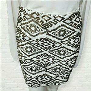 Dynamite small NWT gold & white aztec sequin mini skirt